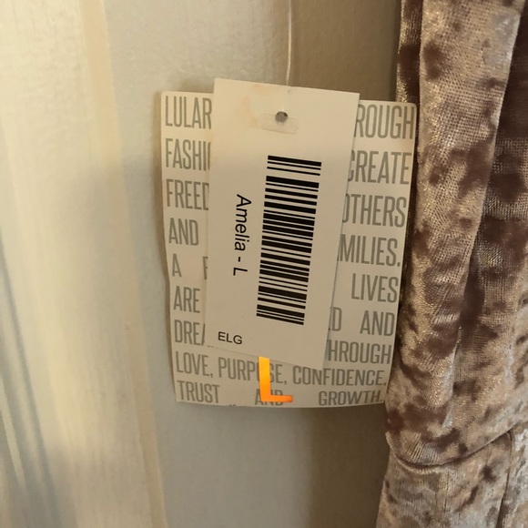 LuLaRoe Elegant Amelia - Picture 5 of 5